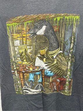 🎁Combat Waterfowl Men’s Graphic Goose Short Sleeve Tee in Charcoal